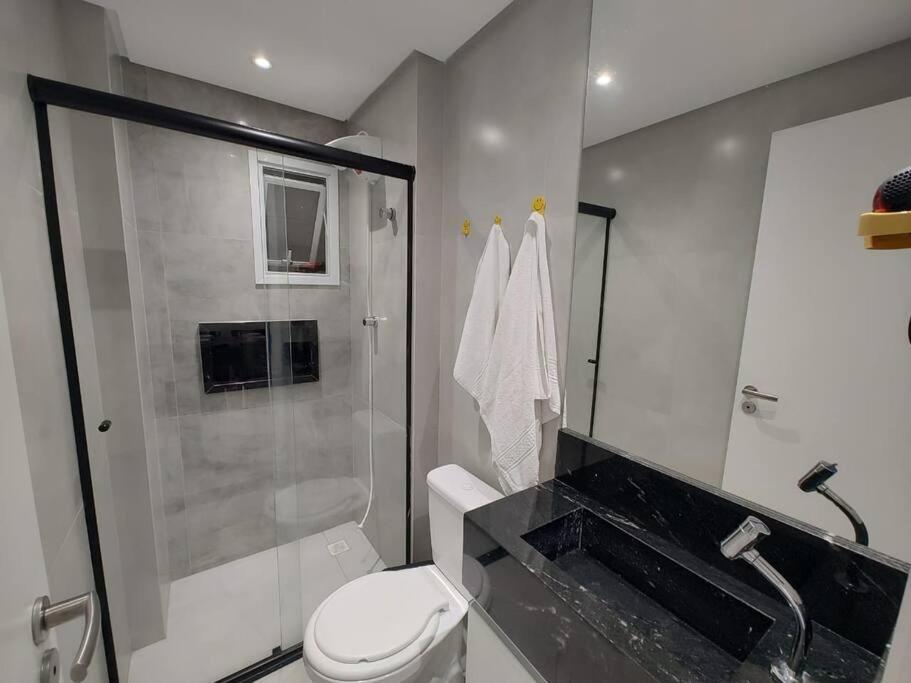 Apto Com Lazer Completo, Piscina, Ar, Mercadinho E Pet Friendly A 1 Min Da Praia برايا جراندي المظهر الخارجي الصورة