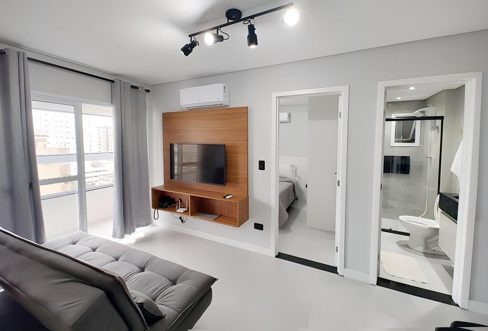 Apto Com Lazer Completo, Piscina, Ar, Mercadinho E Pet Friendly A 1 Min Da Praia برايا جراندي المظهر الخارجي الصورة